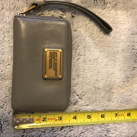 Marc by Marc Jacobs Grey Leather Wristlet - Picture 7 of 8